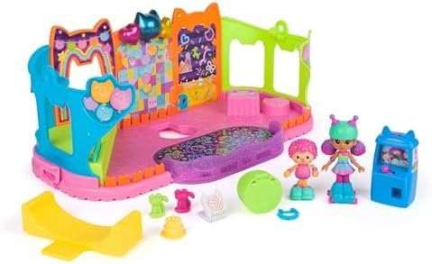 Gabby et la Maison Magique - Gabby Dollhouse - Playset Roller Disco - Thème Fête - 2 Figurines Et 8 Accessoires - Dessin Animé Jouet Maison De Poupée - Jouet Enfant 3 Ans Et +